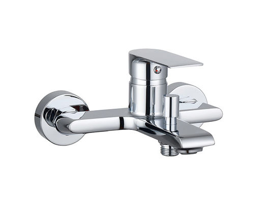 Single lever mandi atau shower mixer kamar mandi krom kuningan keran keran air dingin dan air panas dirancang modern OEM