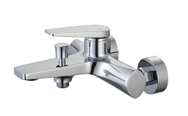 Single lever mandi atau shower mixer kamar mandi krom kuningan keran keran air dingin dan air panas dirancang modern OEM