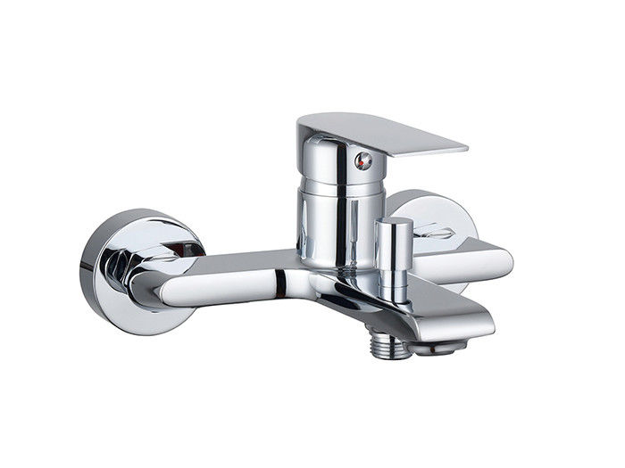 Single lever mandi atau shower mixer kamar mandi krom kuningan keran keran air dingin dan air panas dirancang modern OEM